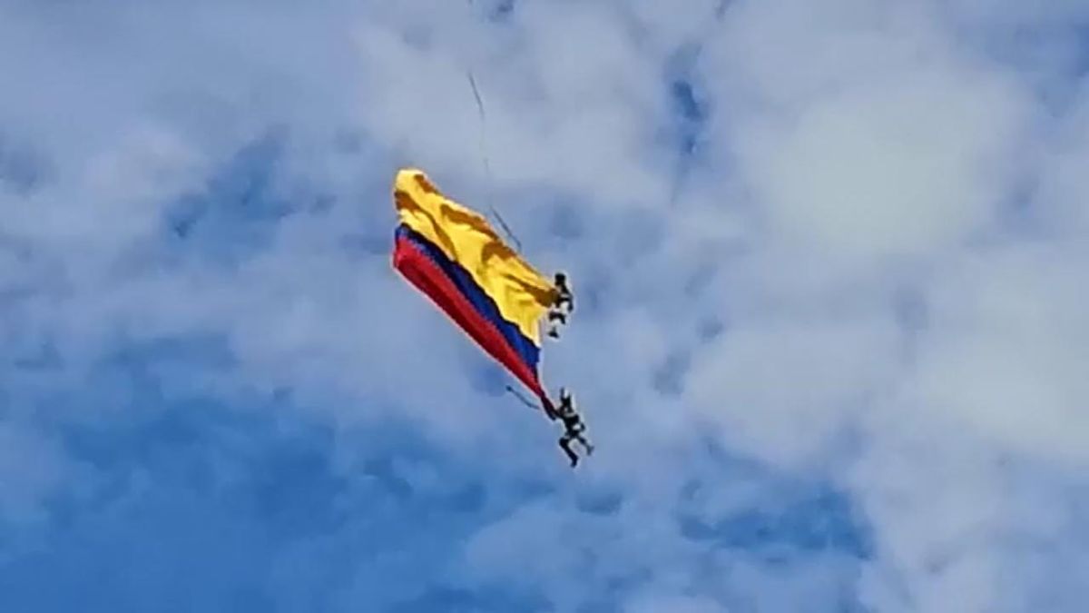 Tragedia en Medellín: dos uniformados murieron en medio de espectáculo aéreo