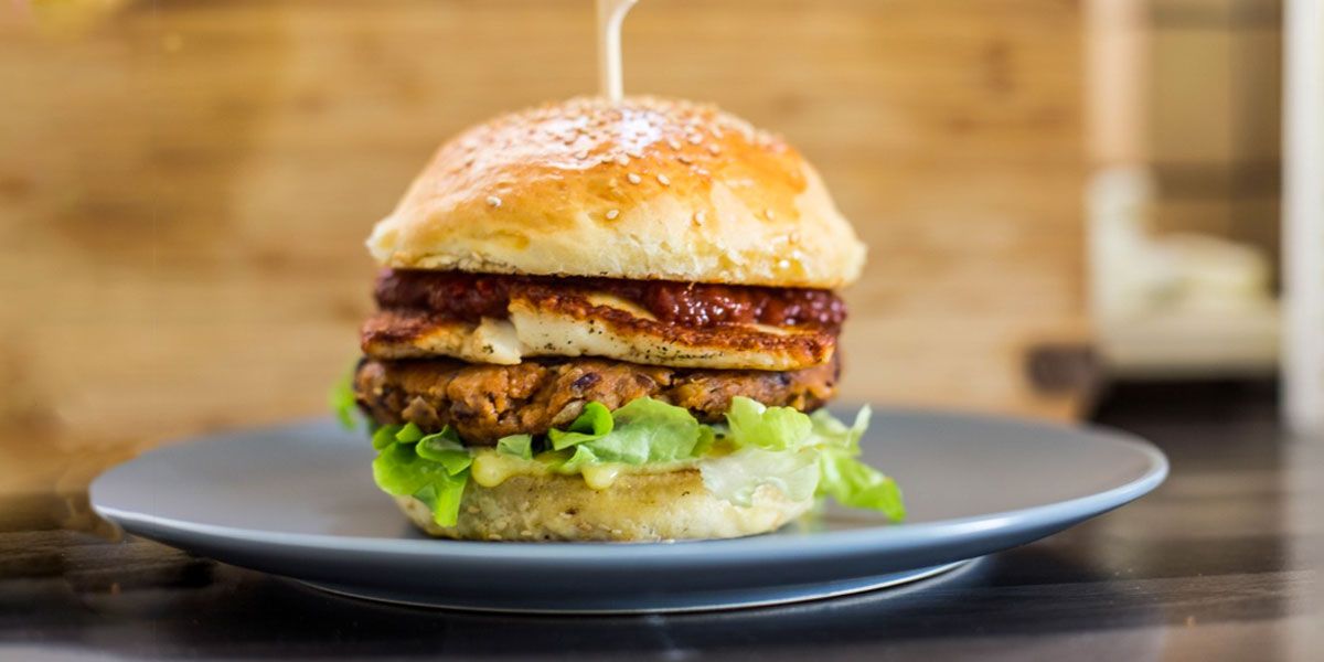 Cadena de comida rápida incluirá en su menú una hamburguesa vegetariana en EE. UU.