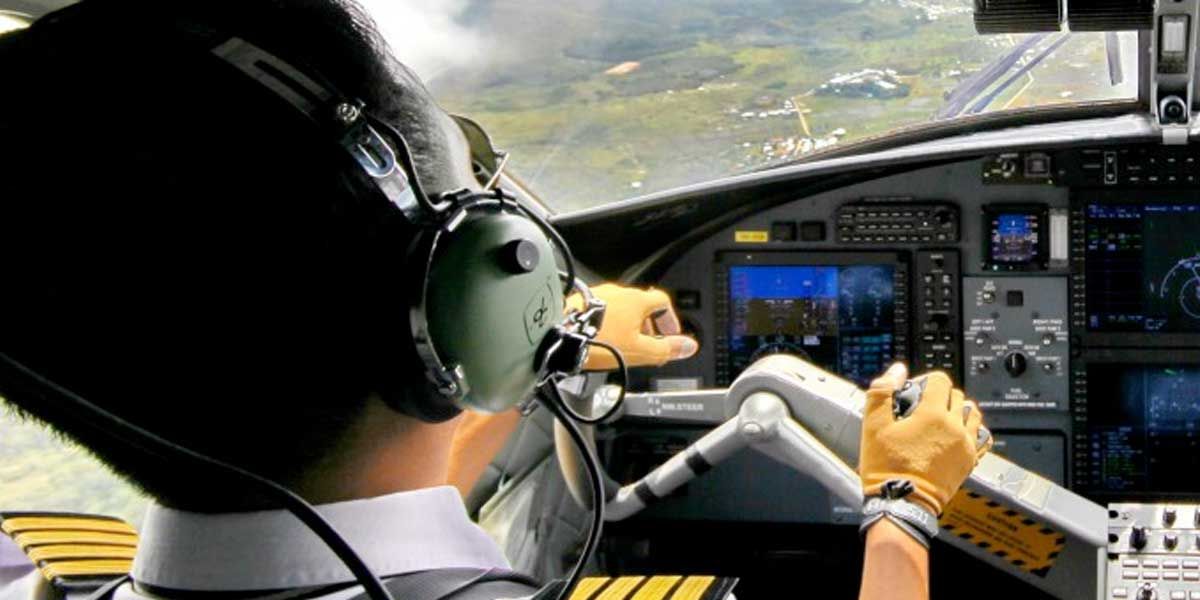 Piloto colombo-japonés, condenado a 8 años y medio de prisión por irregularidades con su licencia