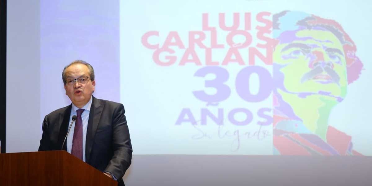 El homenaje del procurador Fernando Carrillo a Luis Carlos Galán