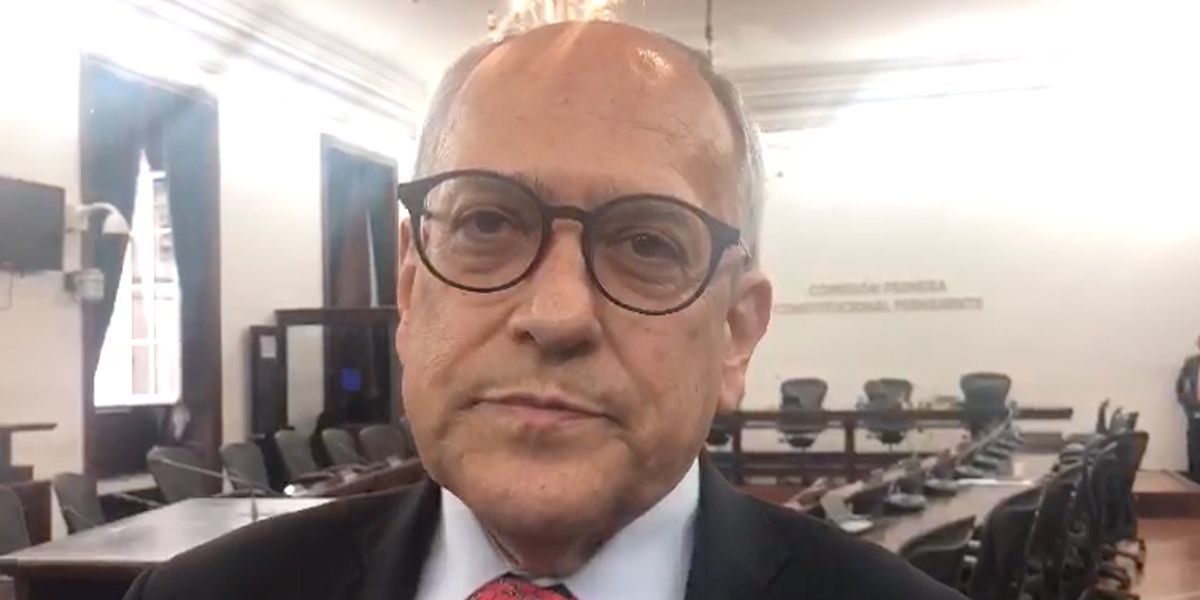 Tras meses de incapacidad, reaparece el senador José Obdulio Gaviria
