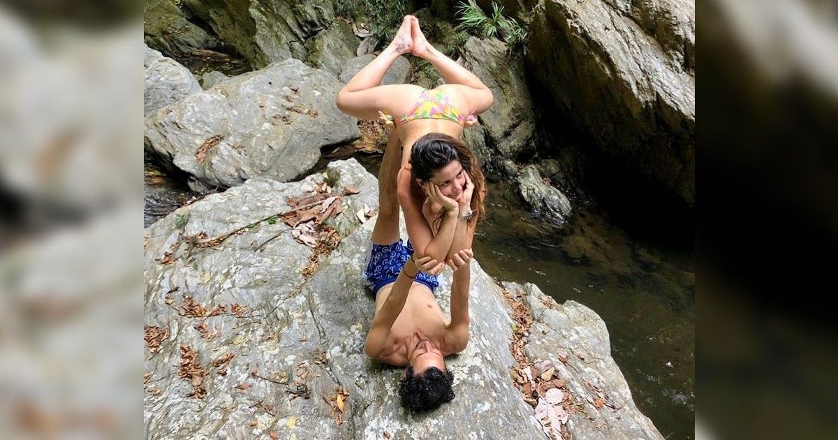 ¡Qué elasticidad! Las fotos de Maleja Restrepo en bikini haciendo acrobacias