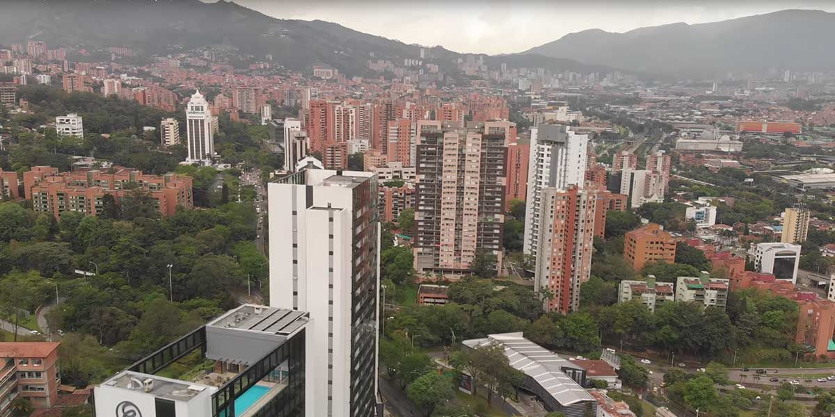 Medellín decreta pico y placa todos los sábados de octubre por la calidad del aire