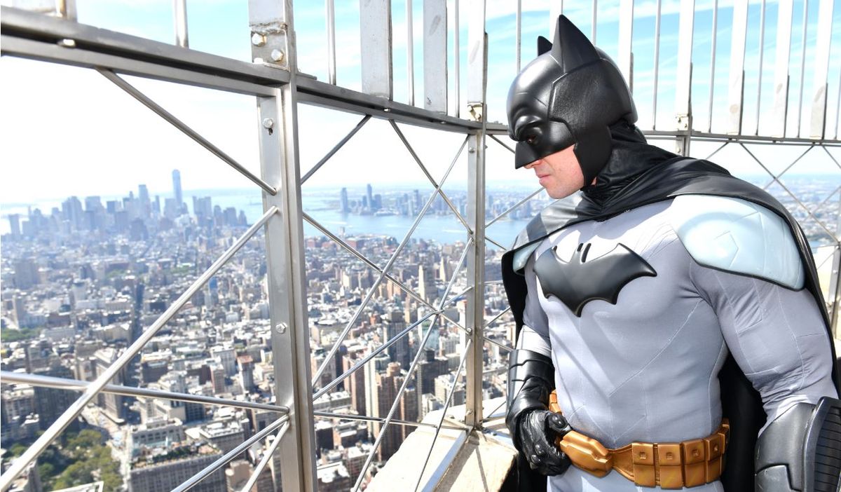 ¡Santos festejos, Batman! La ‘batiseñal’ iluminará el cielo de varias ciudades en honor a los 80 años del personaje