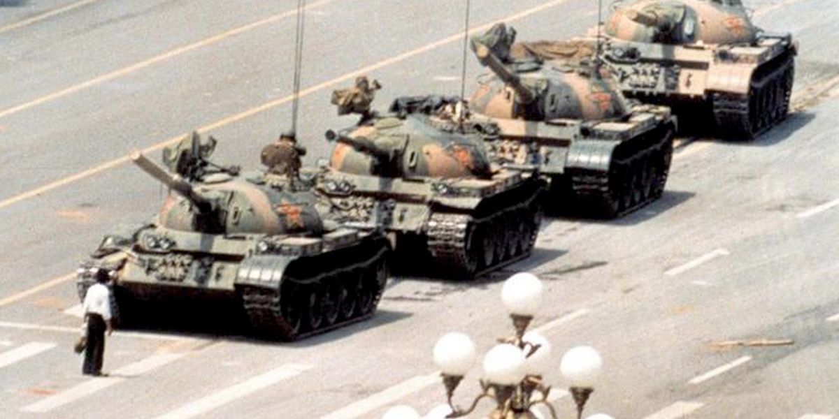 Murió fotógrafo de la famosa instantánea ‘Hombre del tanque’ de Tiananmen, Pekín
