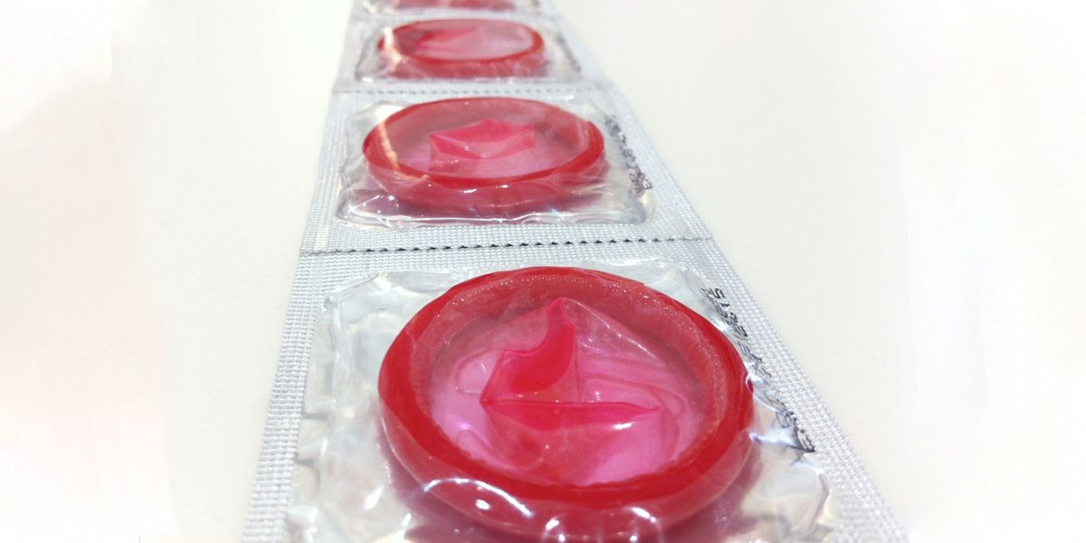 ¡Pilas! Esta es la marca de condones que no debería usar, según el Invima