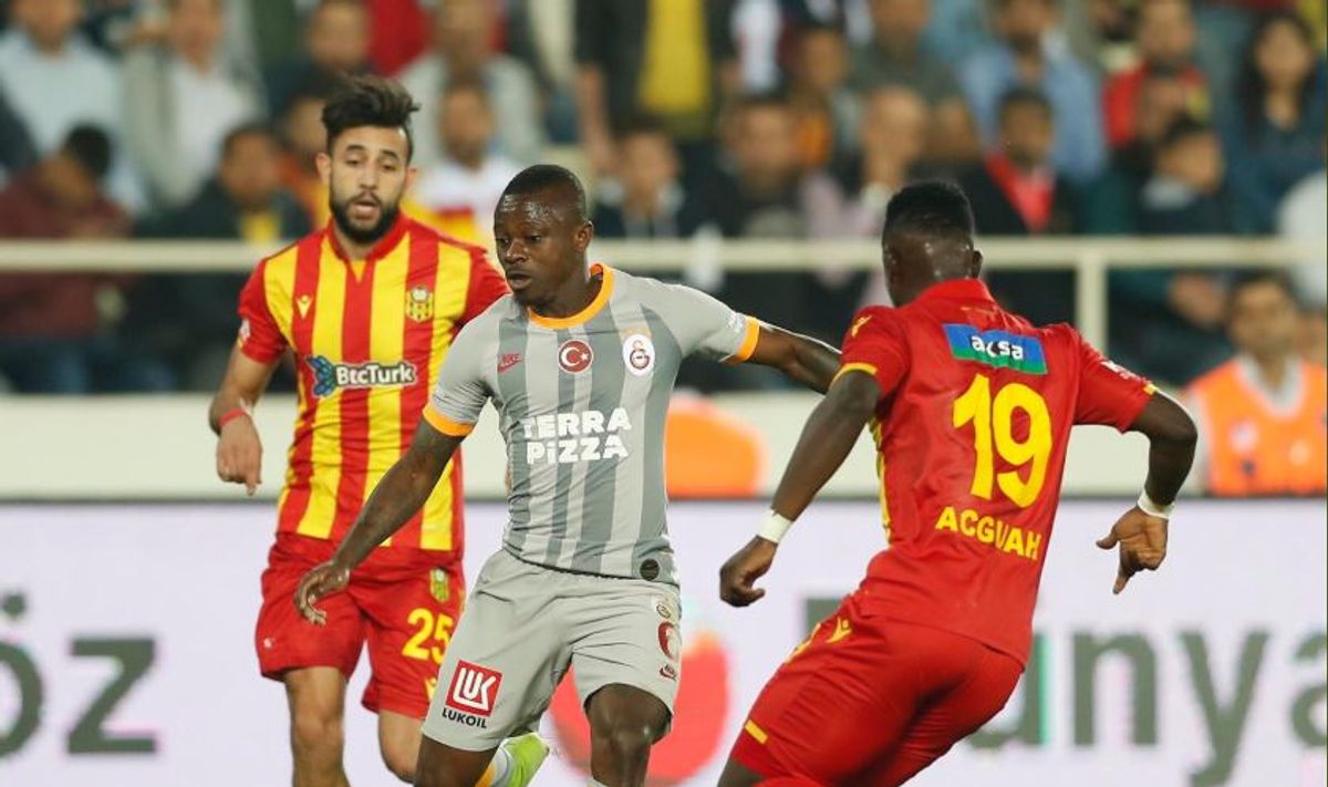 Galatasaray, con Falcao como suplente, empató en su visita al Yeni Malayaspor