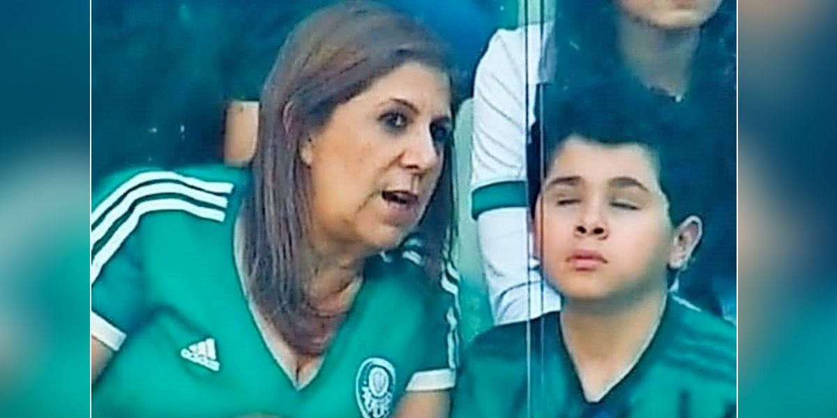 Video | La madre que le narra los partidos a su hijo invidente es nominada como “Mejor hincha del fútbol” por la FIFA