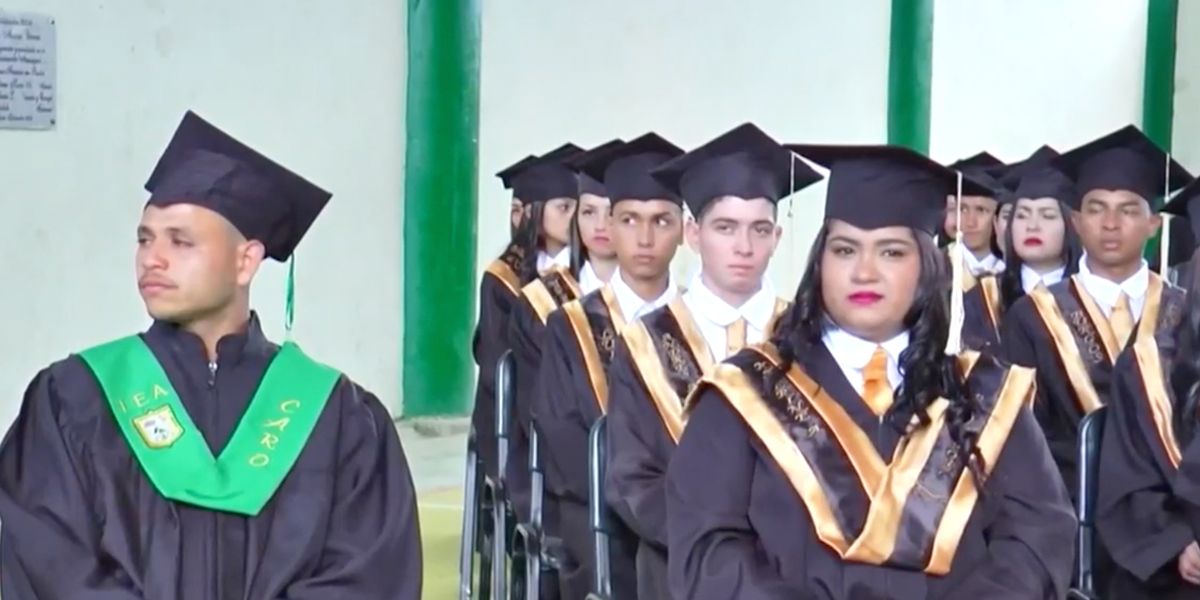 35 exguerrilleros de las Farc se graduaron de programas técnicos   