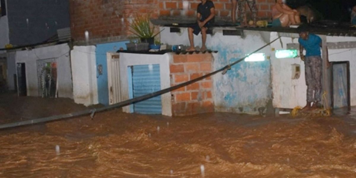 Al menos 800 familias resultaron afectadas por inundaciones en Apartadó, Antioquia