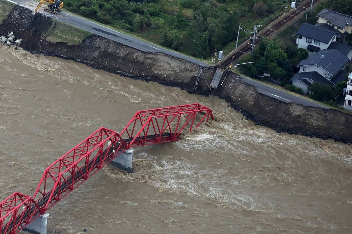 Más de 20 muertos deja el tifón Hagibis en Japón