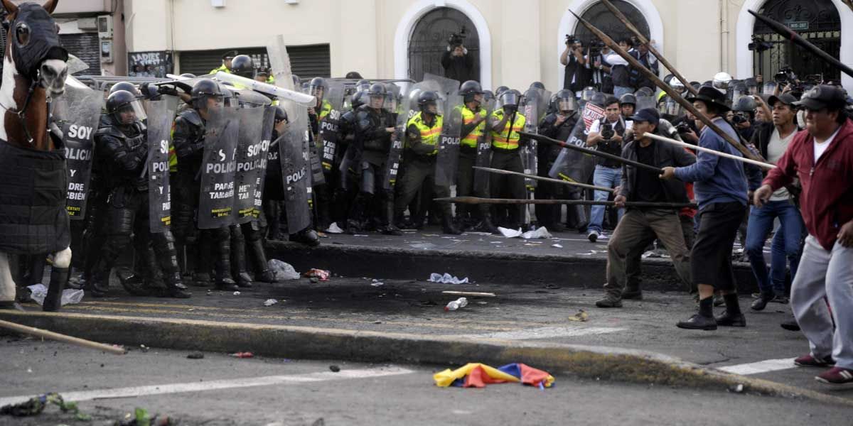 Estado de excepción en Ecuador tras protestas por alza en precio de combustible