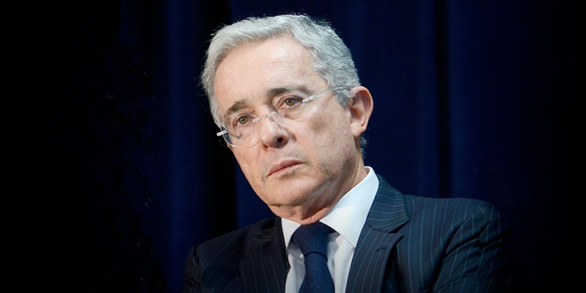 La prima adicional del expresidente Álvaro Uribe, a punto de hundirse en el Congreso