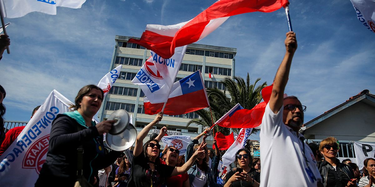 Sindicatos van a huelga general en Chile pese a giro conciliador del presidente Piñera