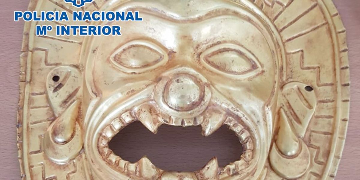 Recuperan en Madrid una máscara de oro prehispánica que desapareció en Colombia