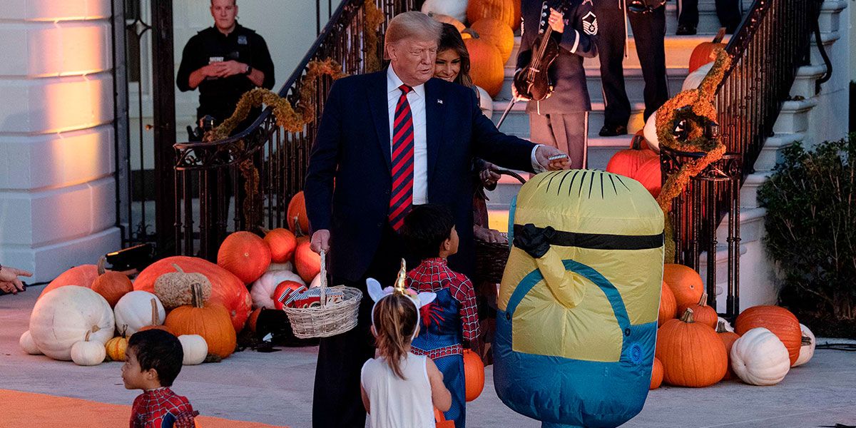La cruel burla de Donald Trump a niño disfrazado de “Minion” que le pidió dulces en la Casa Blanca