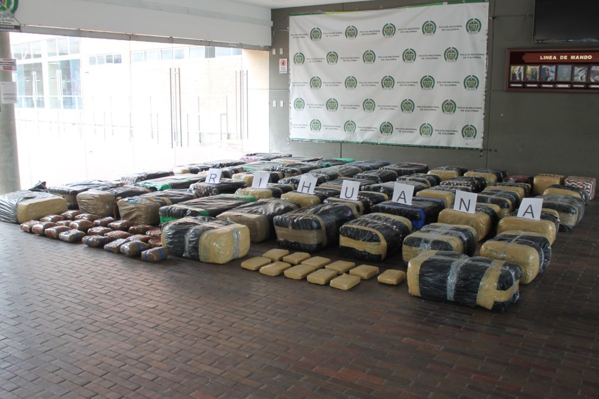 En el sur de Bogotá incautan 1.600 kilos de marihuana transportada en un camión