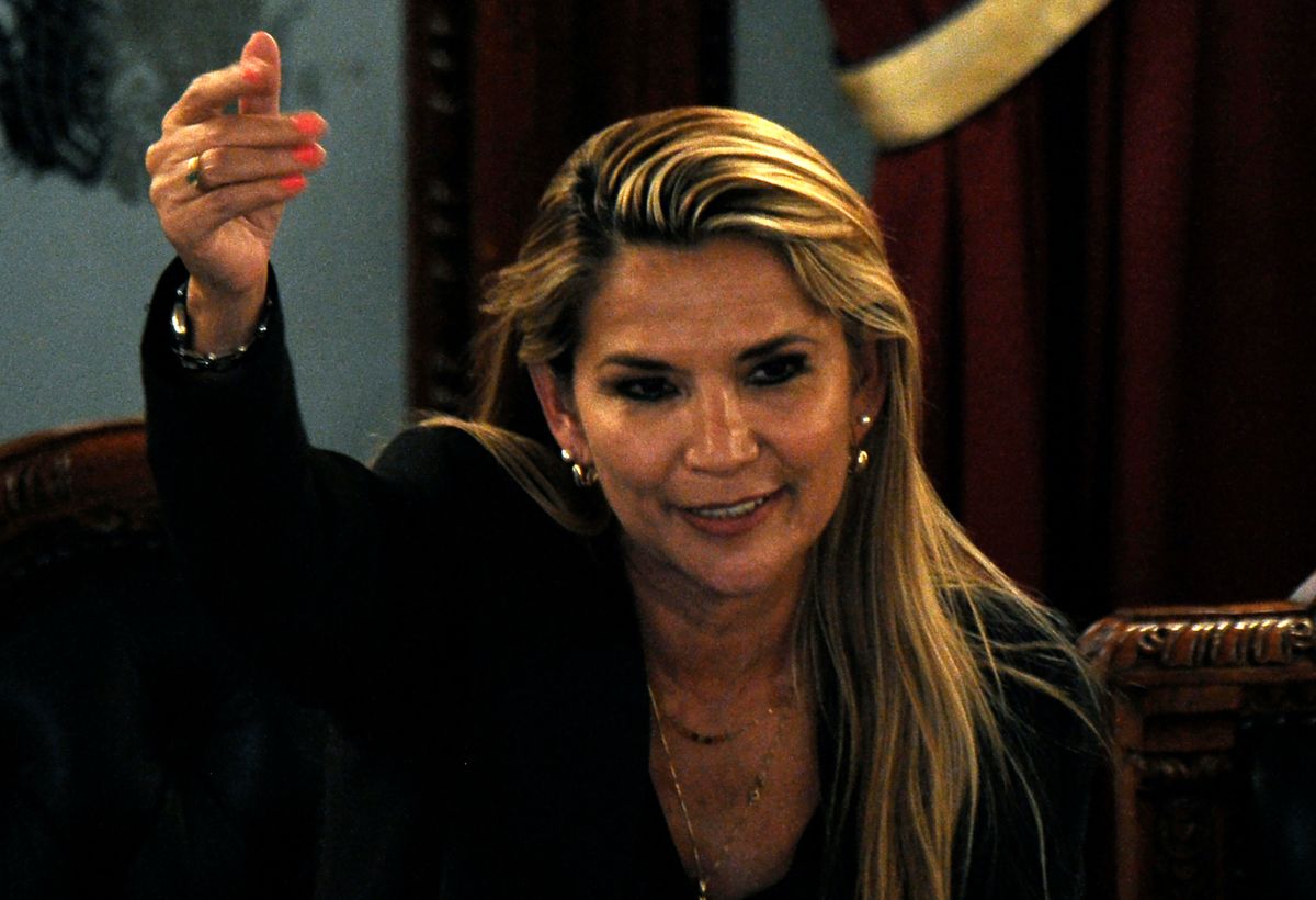 Senadora Jeanine Añez se proclama como presidenta interina de Bolivia 
