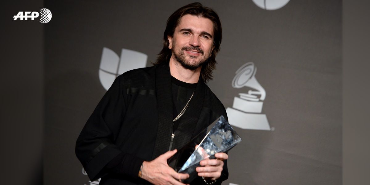 Juanes fue sorprendido por su ídolo en el escenario de los Latin Grammy