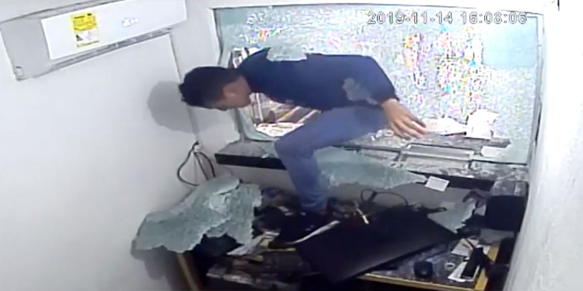 En video quedó registrado impresionante robo a casa de giros en Malambo, Atlántico