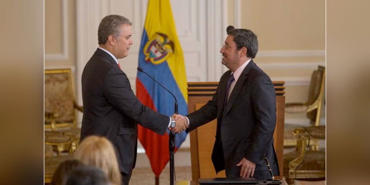 Presidente Duque cita de urgencia en Bogotá al embajador Francisco Santos
