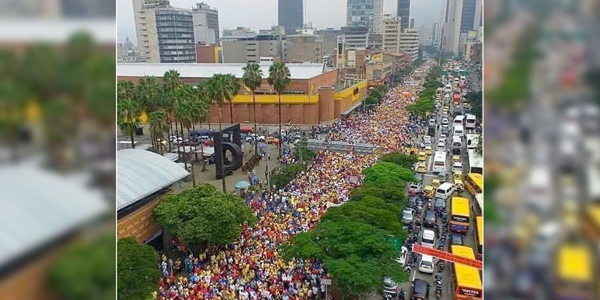 ‘Timochenko’ marchó en Medellín en medio de la multitudinaria manifestación