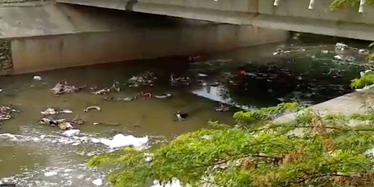 Alerta por la avalancha de basura en el arroyo León de Barranquilla
