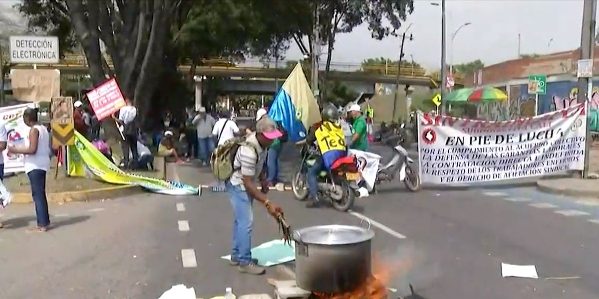 Se registran bloqueos en la autopista Simón Bolívar en el octavo día de protestas en Cali