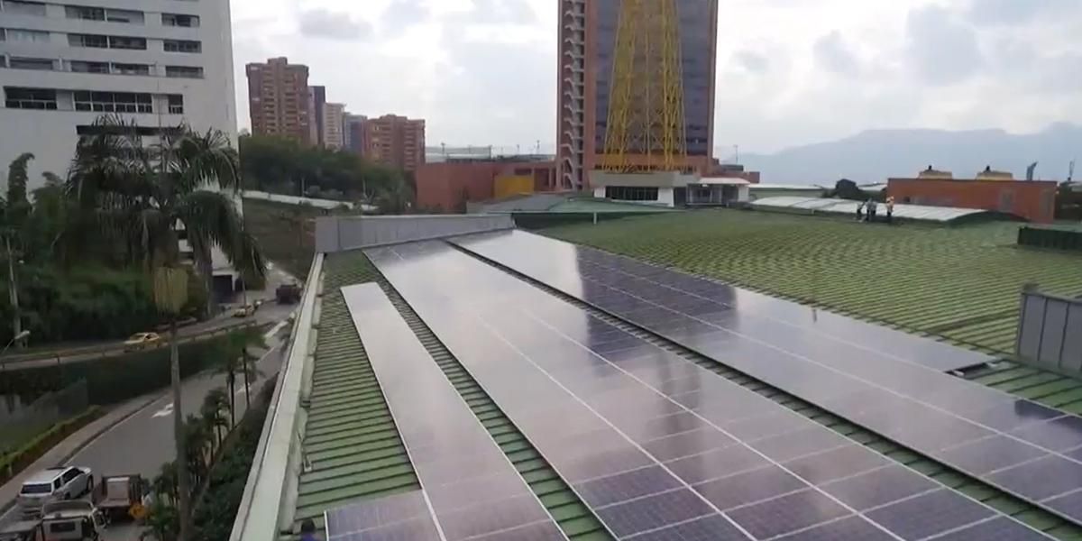 Sistema de energía solar fue instalado en Plaza Mayor en Medellín
