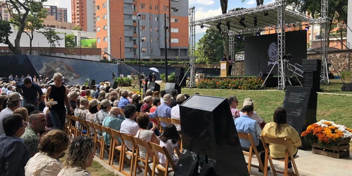 Inauguran parque para honrar a más de 46 mil víctimas del narcoterrorismo en Medellín