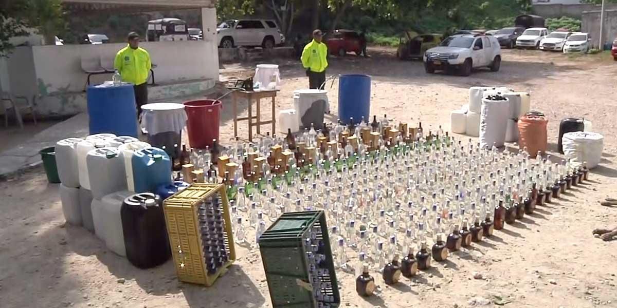 Policía incauta más de 2 mil botellas de licor adulterado en Barranquilla