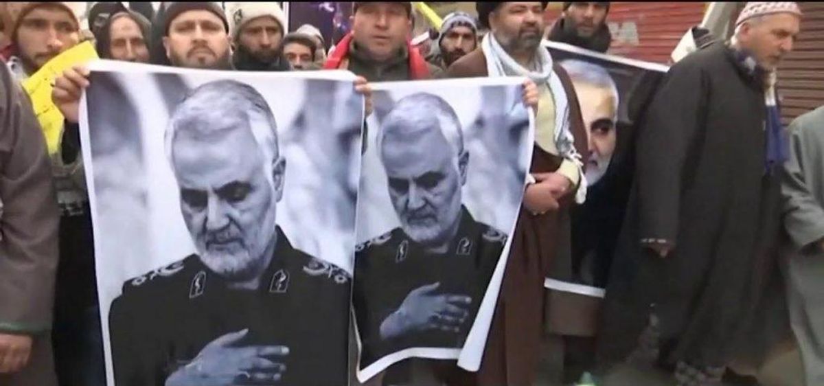 Irán clama venganza entre muestras de dolor en el masivo funeral de Qasem Soleimani