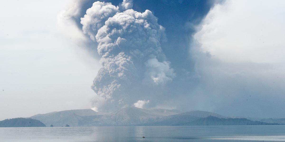 Más de 24.500 evacuados en Filipinas por erupción del volcán Taal
