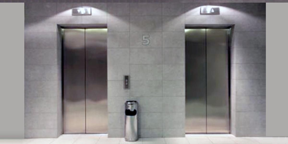Una niña muere en un hospital al quedar prensada en un elevador