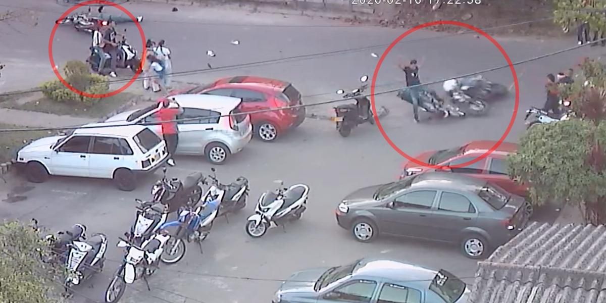 Impresionante accidente por piques ilegales de motos en Medellín