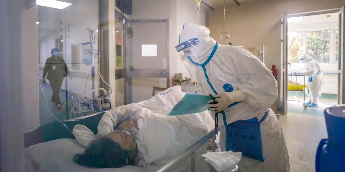 Balance de muertos en China por coronavirus asciende a 2.000