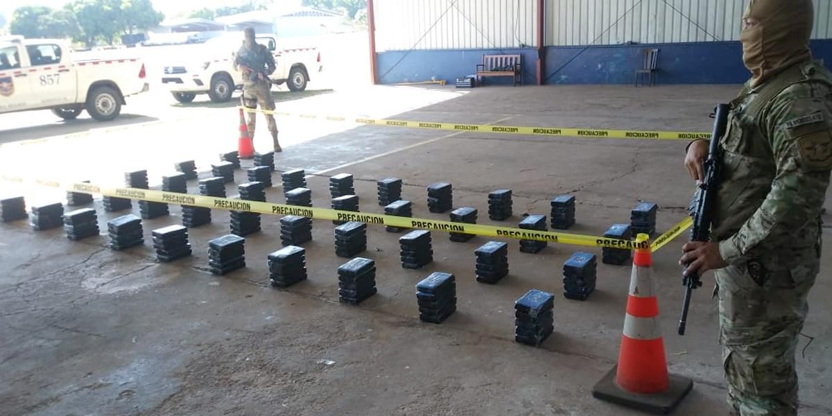 Capturan a tres colombianos e incautan 210 paquetes de droga en Panamá