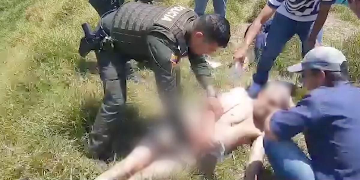 Policía rescata anciano que cayó accidentalmente al río Tunjuelito