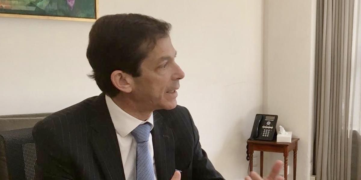 Empaquetado defectuoso de tapabocas se realizó en Bélgica: embajador García