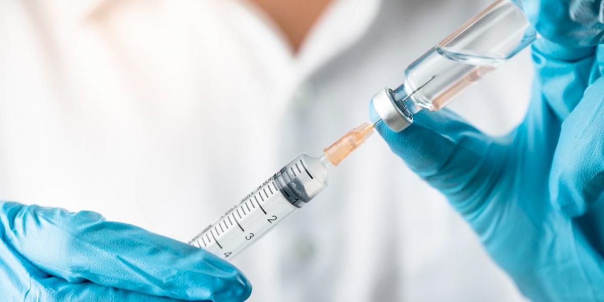 Comité de vacunas estudia tercera dosis en Colombia
