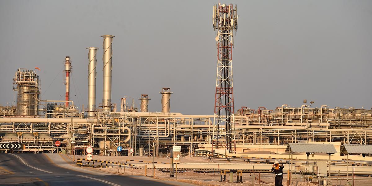 Arabia Saudita reducirá su producción petrolera en un millón de barriles diarios en junio