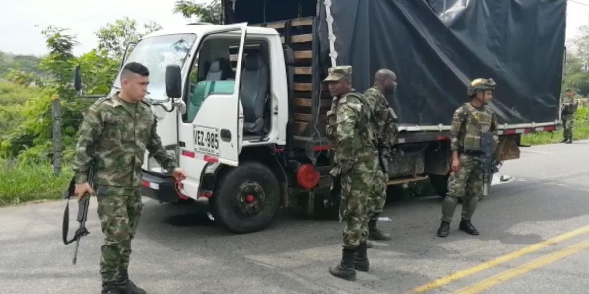 Cinco soldados heridos tras atentado contra camión en Cáceres, Antioquia