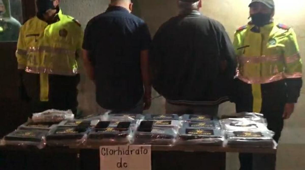 Sorprenden a dos adultos mayores con 19 kilos de cocaína dentro de un vehículo en Bogotá