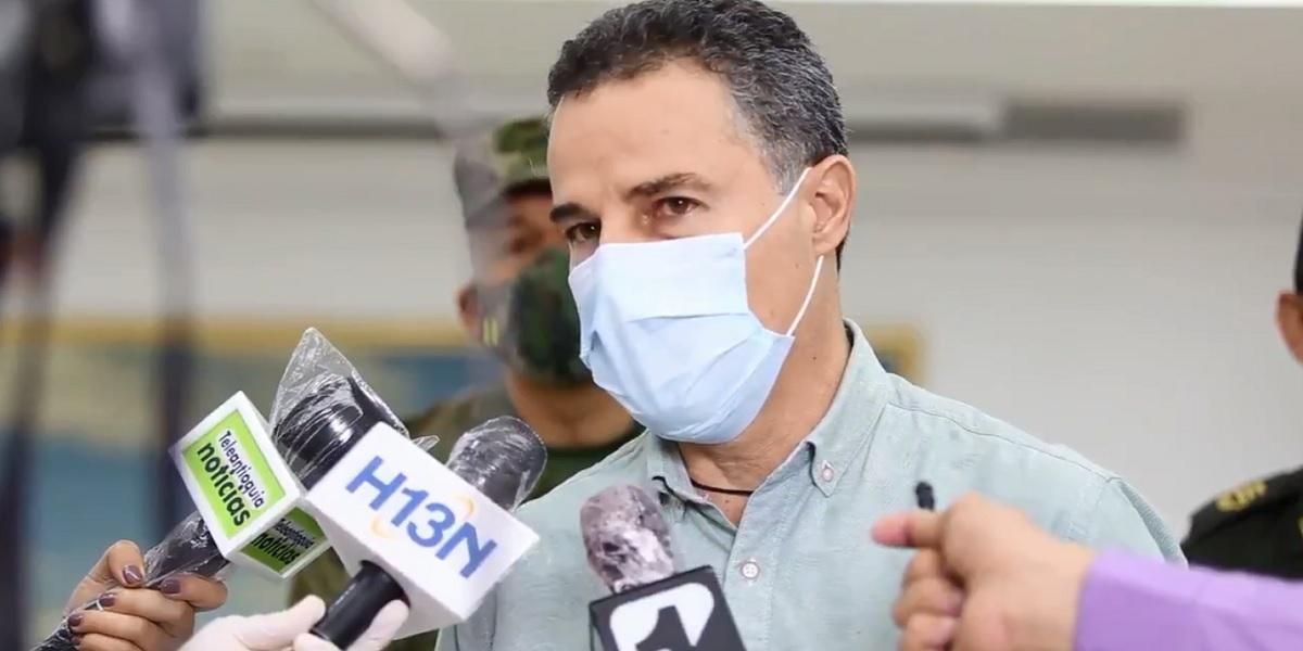 Reacción nacional contra orden de captura del gobernador de Antioquia