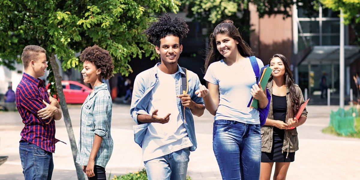 mejores universidades colombianas estudiantes jovenes educacion