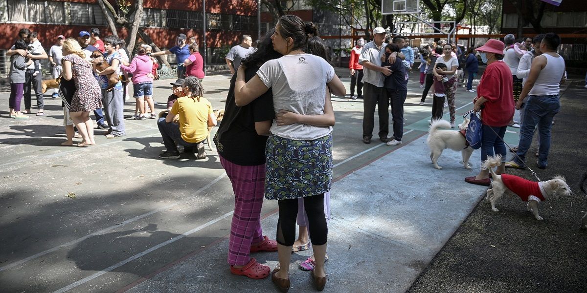 Reportan una persona muerta y otra herida por temblor de 7.5 en México