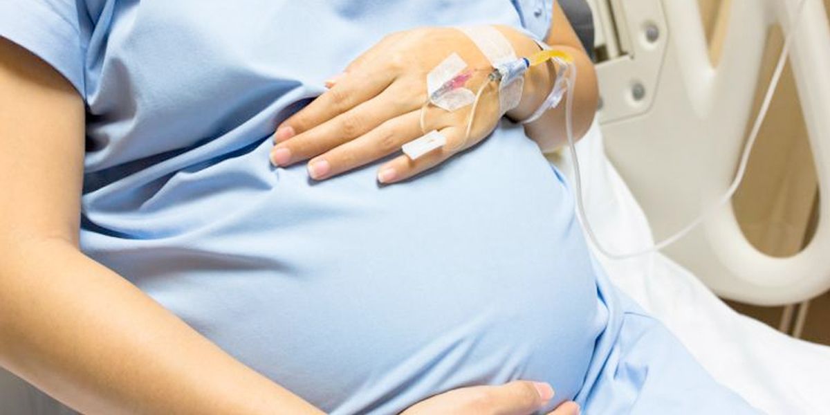 Inesperado caso: madre contagia a bebé de coronavirus desde la placenta