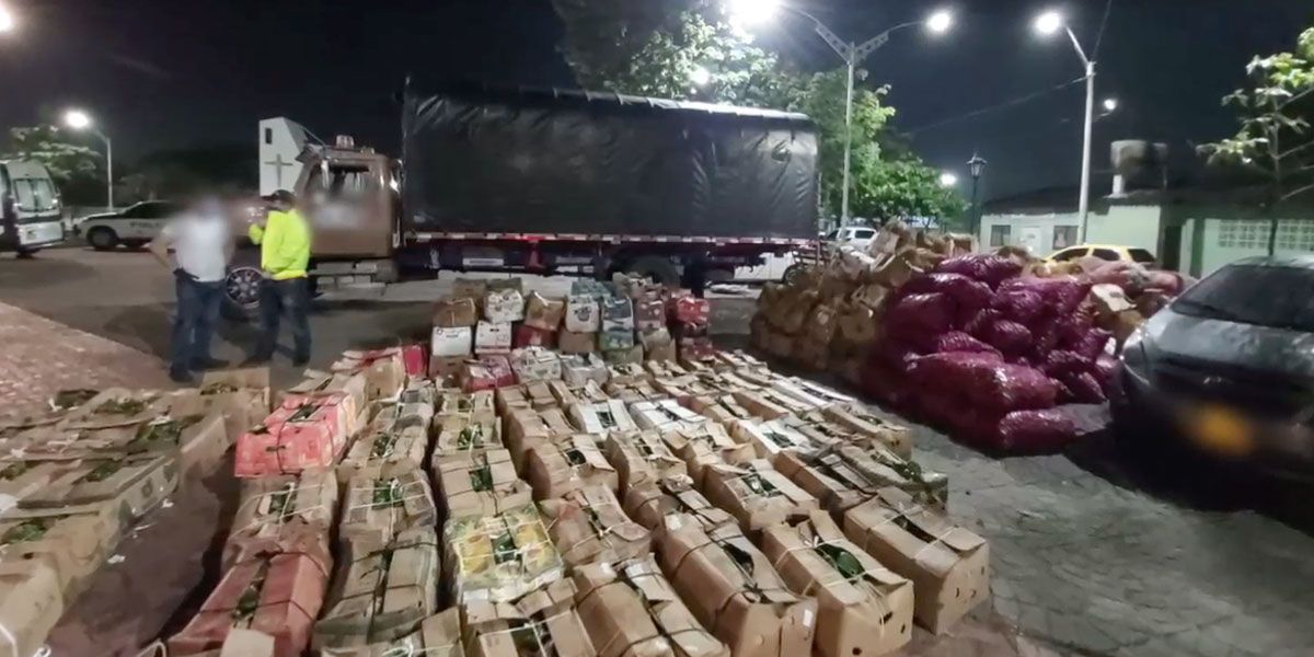 Incautan 88 kilos de cocaína camuflados en cajas de frutas y verduras en Barranquilla