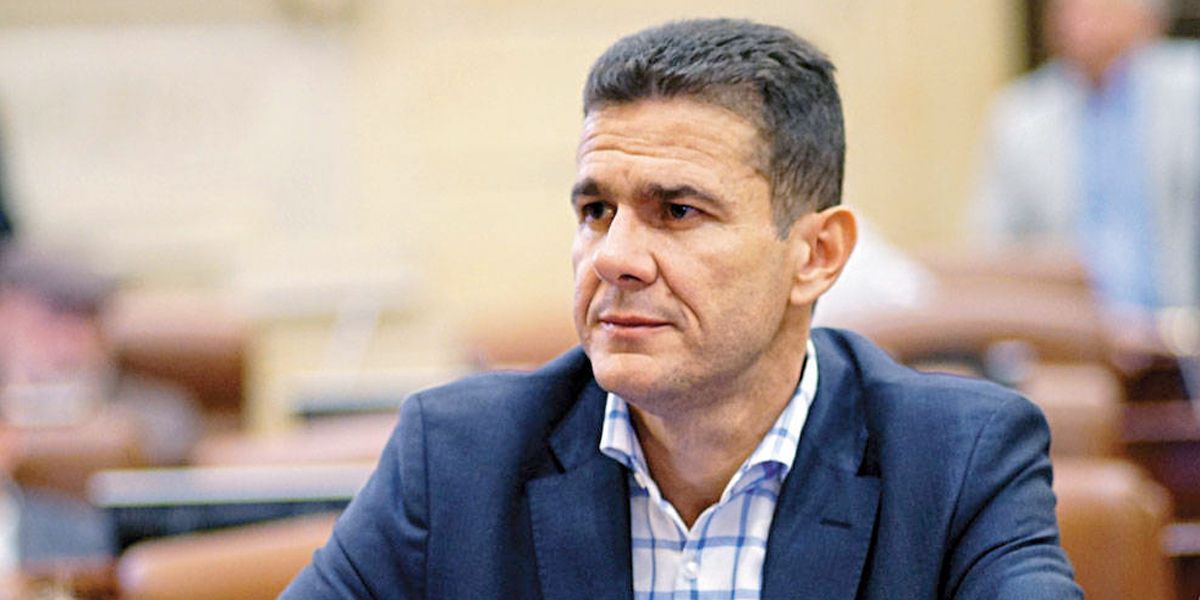 Expresidente de la Cámara, Carlos Cuenca dio positivo para COVID-19