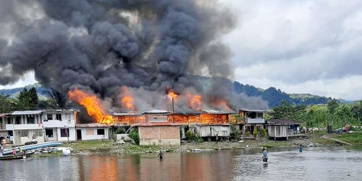 Incendio consume varias viviendas en López de Micay